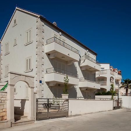 Vista Apartments Бол Екстериор снимка