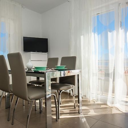Vista Apartments Бол Екстериор снимка