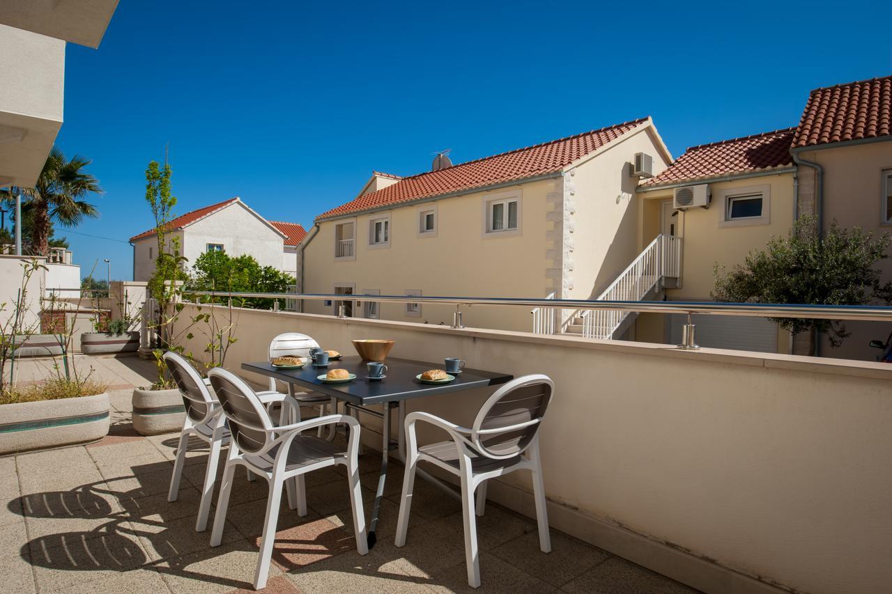 Vista Apartments Бол Екстериор снимка